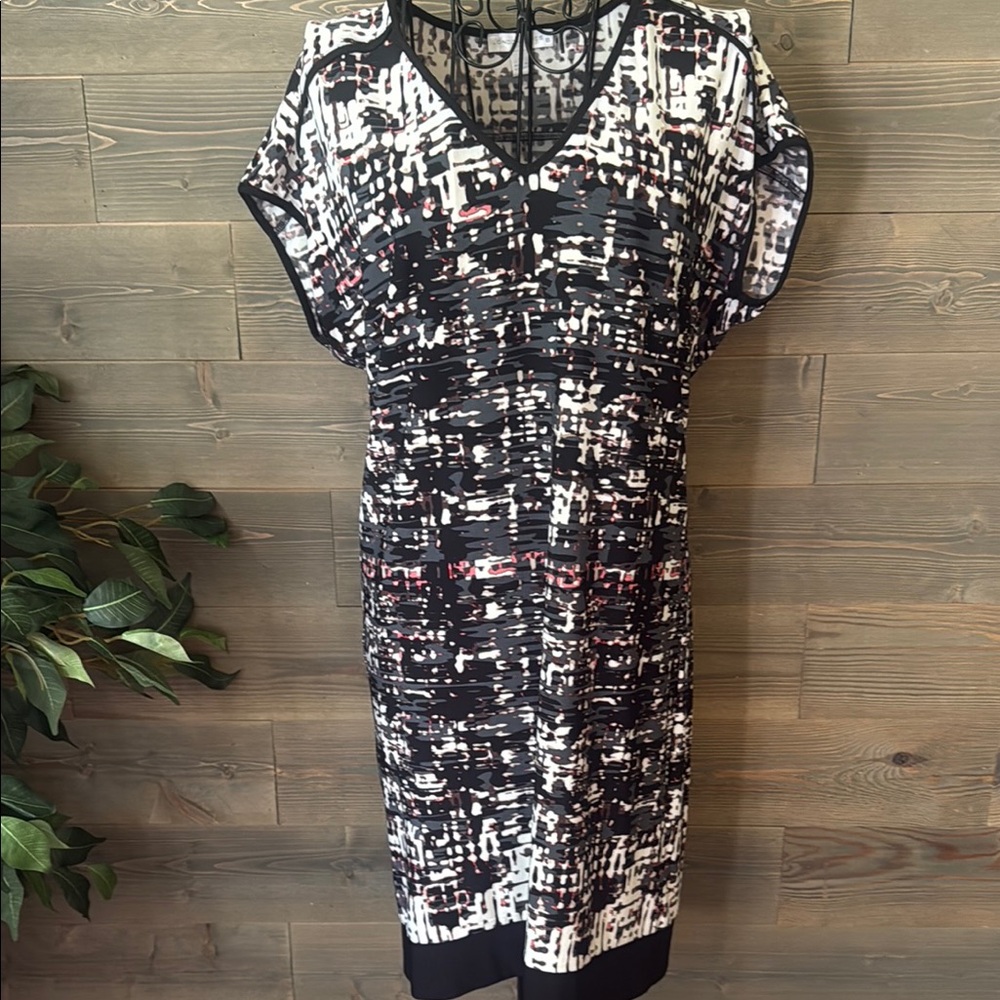 London times short sleeve V-neck sheath dress (OVERSIZED)